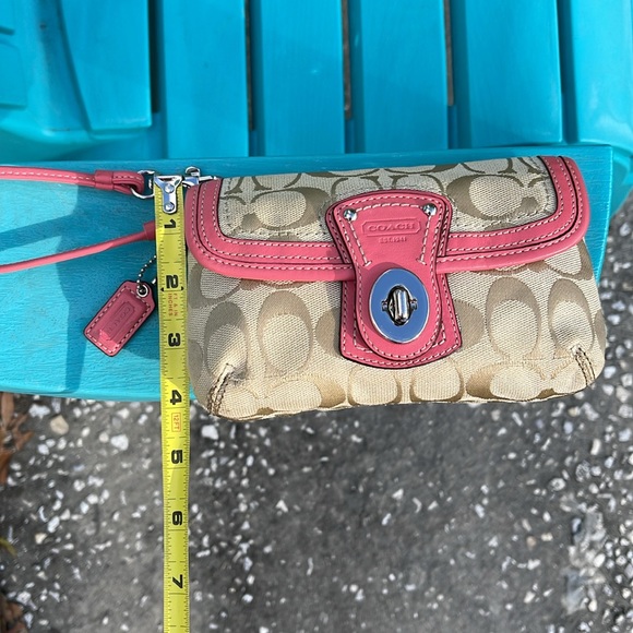 Coach wristlet - Picture 12 of 16